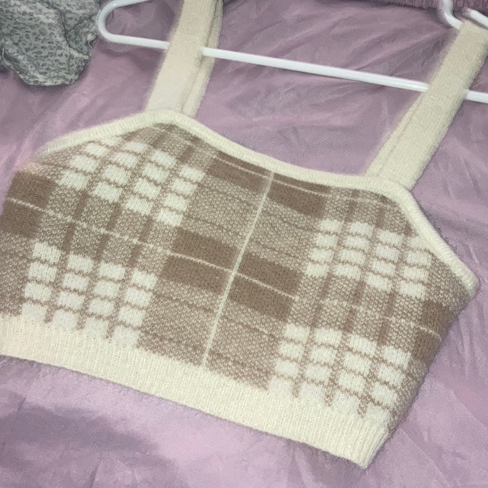 Color: Tan/brown - Picture 2 of 3